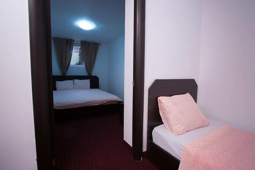 Hostel La Vila Maria Boekarest